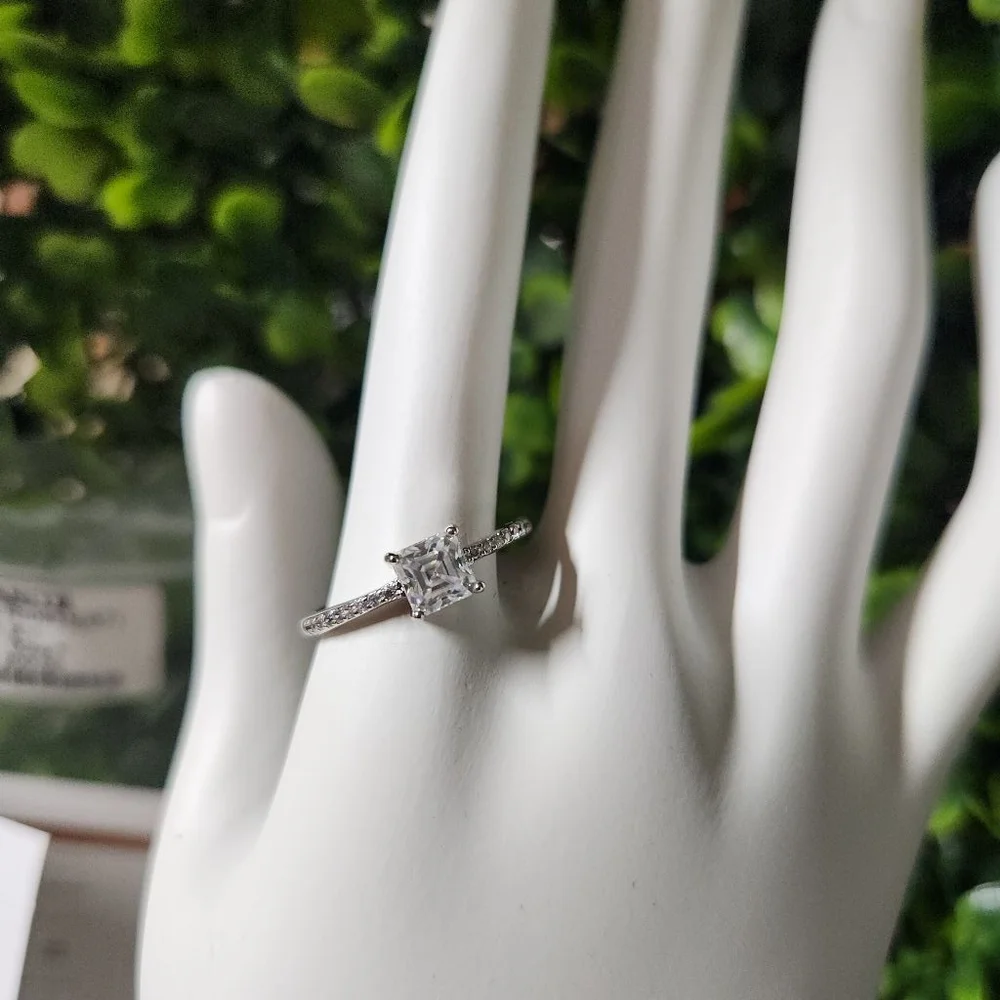 Women's Silver Moissanite Ring Size 7